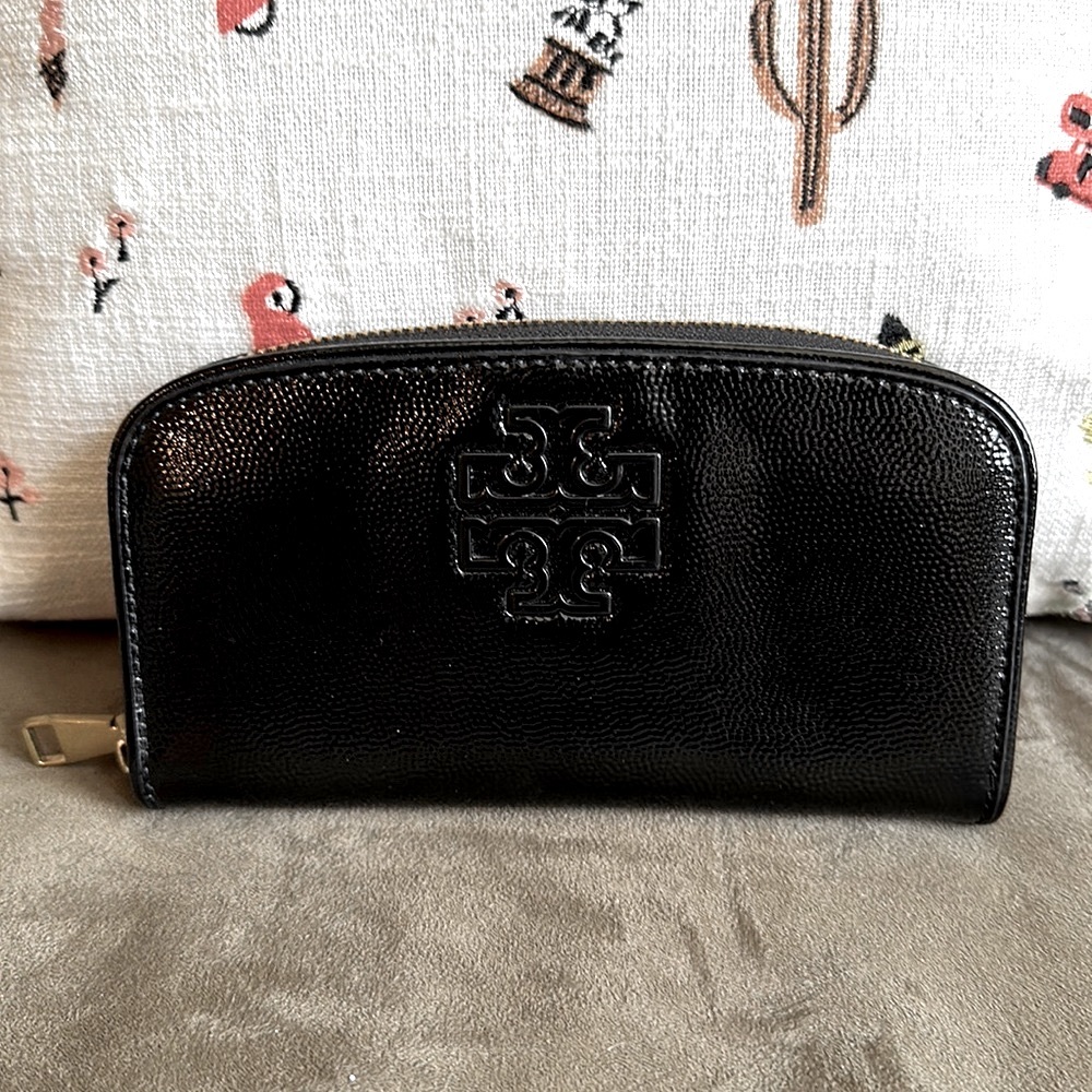 Tory Burch Black Leather Continental Wallet